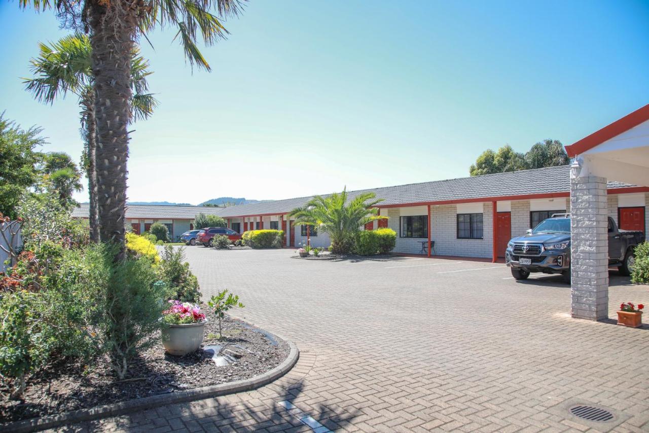 Motel Bks Palm Court Motor