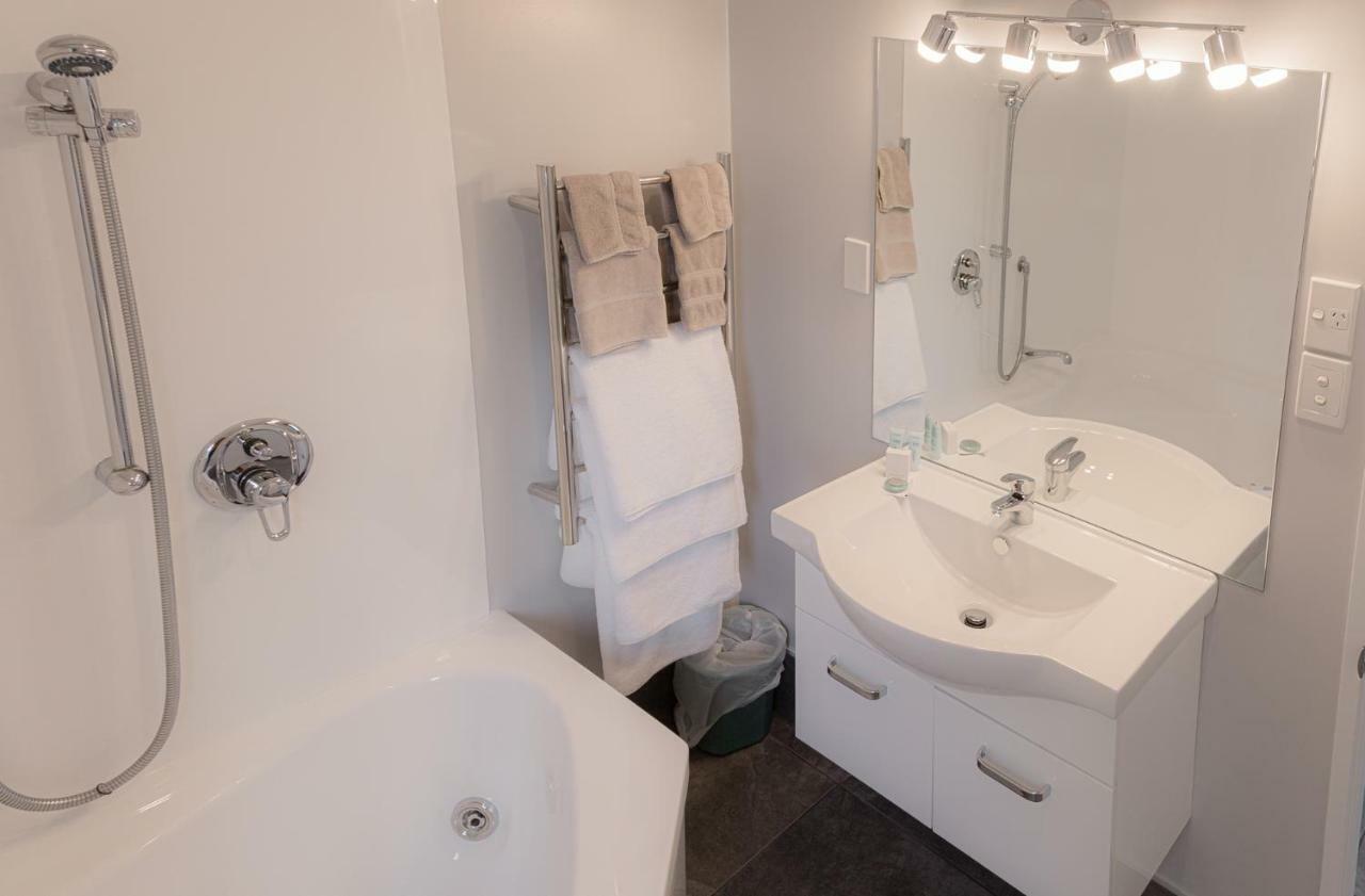 Bks Palm Court Motor 4* Gisborne